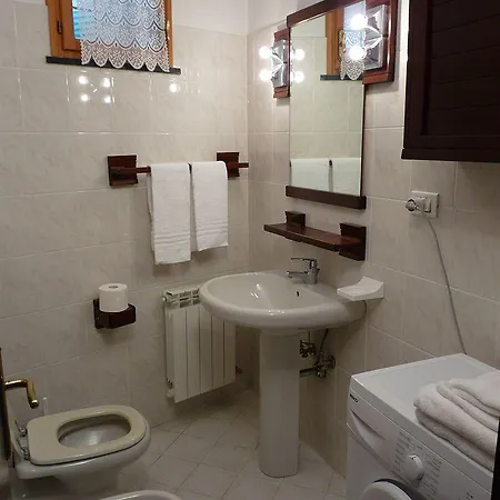 Tuvo Lägenhet Levanto