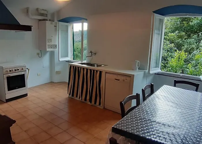 Tuvo Lägenhet Levanto