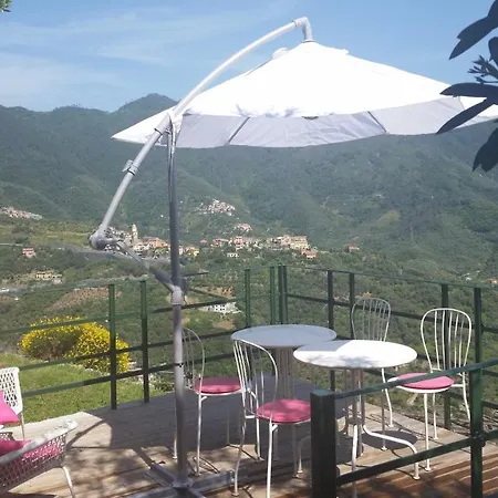 Tuvo Apartment