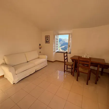 Tuvo Apartment